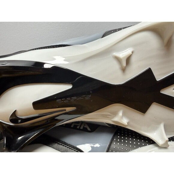 SIZE 11.- Nike Alpha Menace 4 Pro NFL Lineman Football Cleats Black FZ7702-005 main image 3